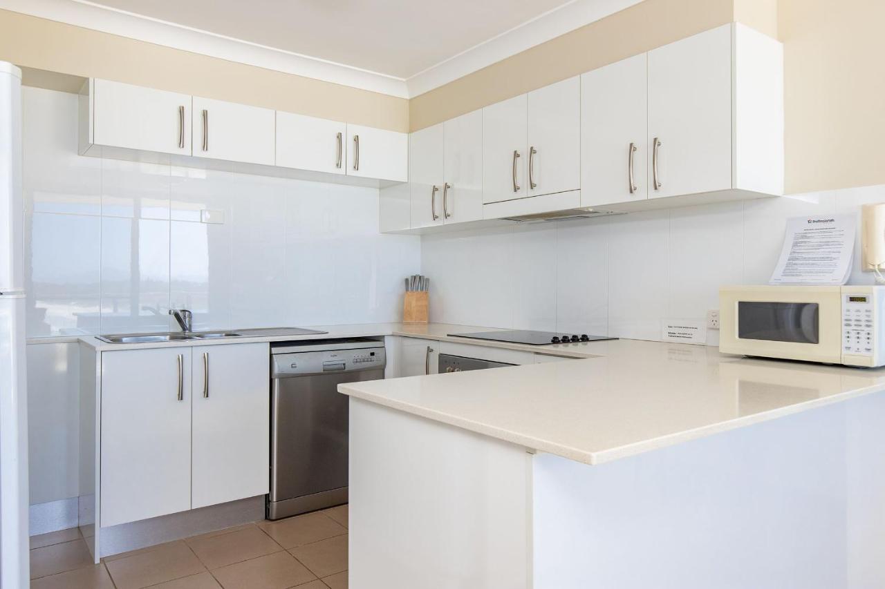 Beachpoint 402 - Linen Not Included Forster Luaran gambar