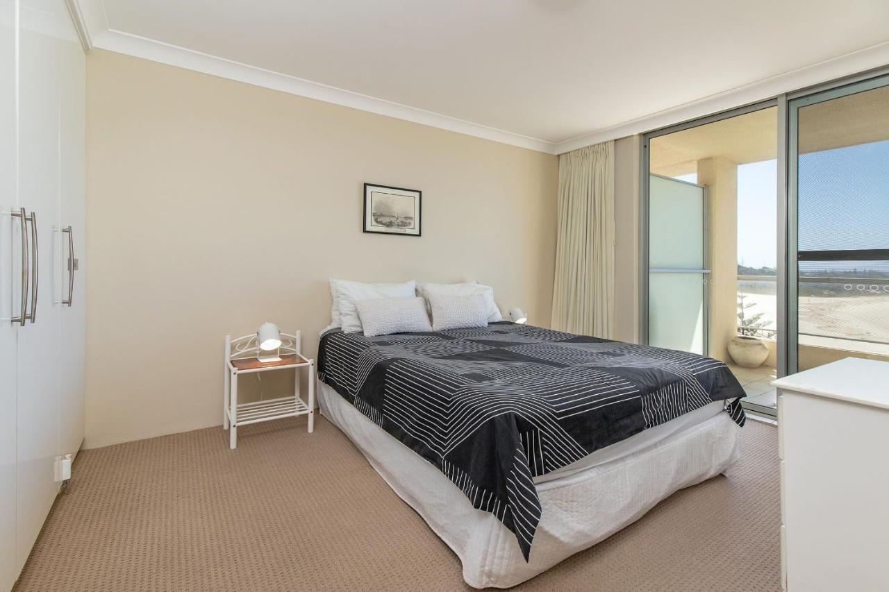 Beachpoint 402 - Linen Not Included Forster Luaran gambar